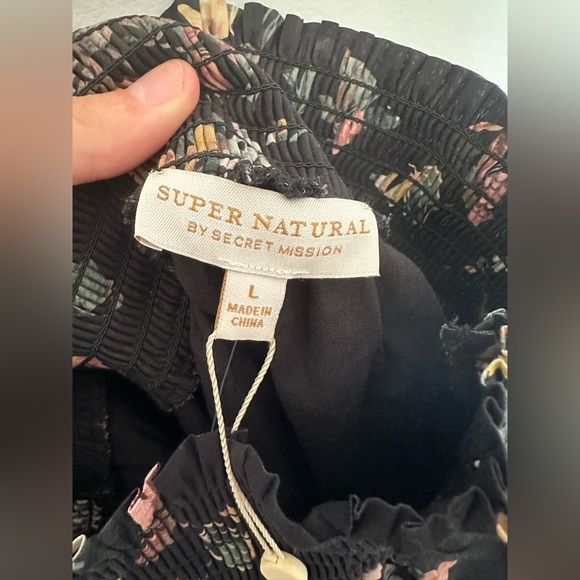 black skirt with floral print- super natural line by secret mission - Picture 3 of 4